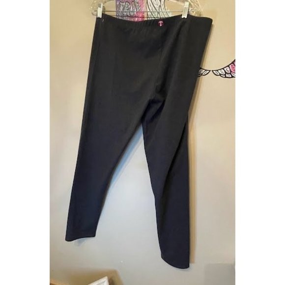 Women's Leggings - Loungewear - Picture 2 of 4